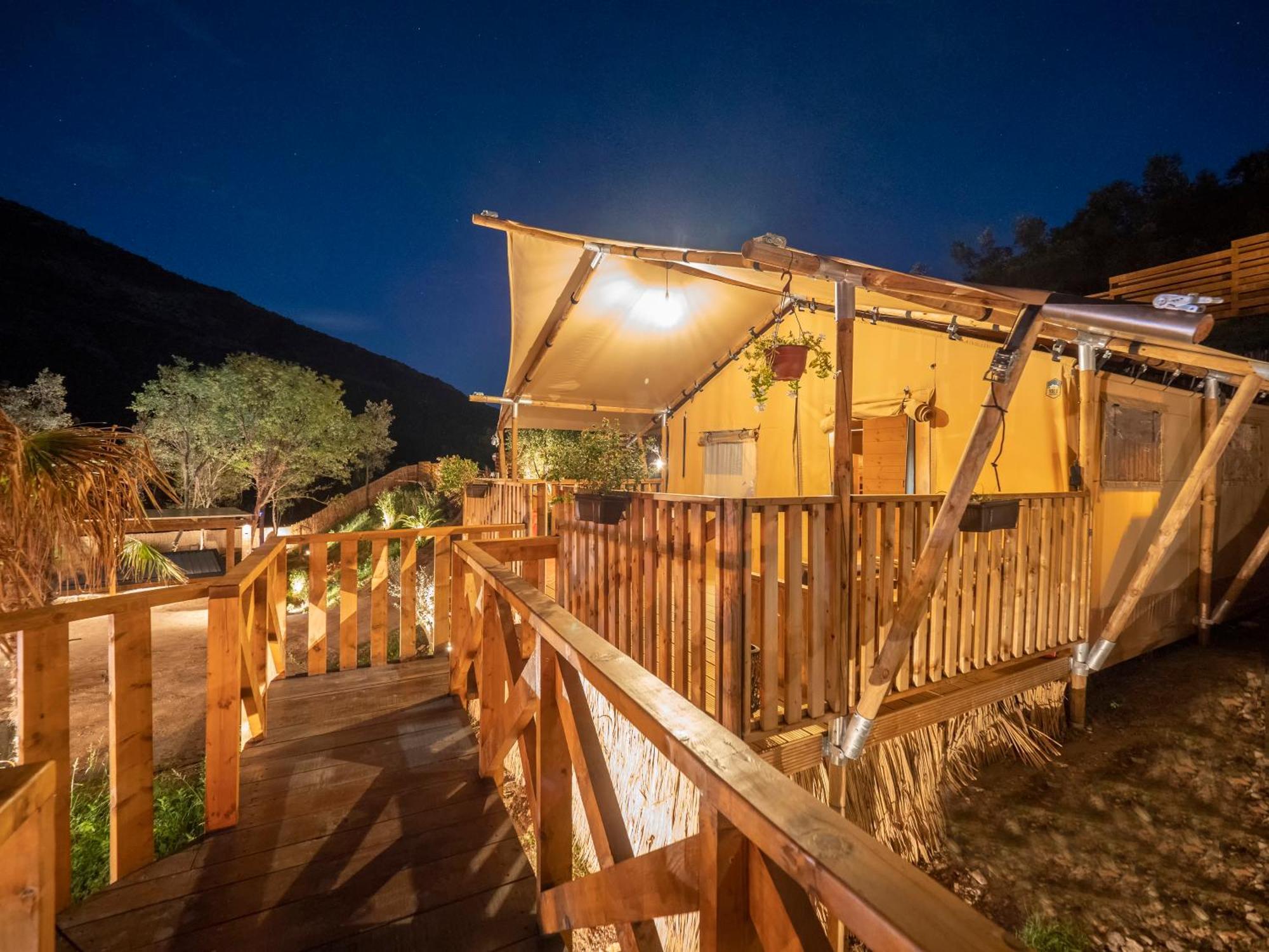Sea Glamping Hotell Kotor Exteriör bild