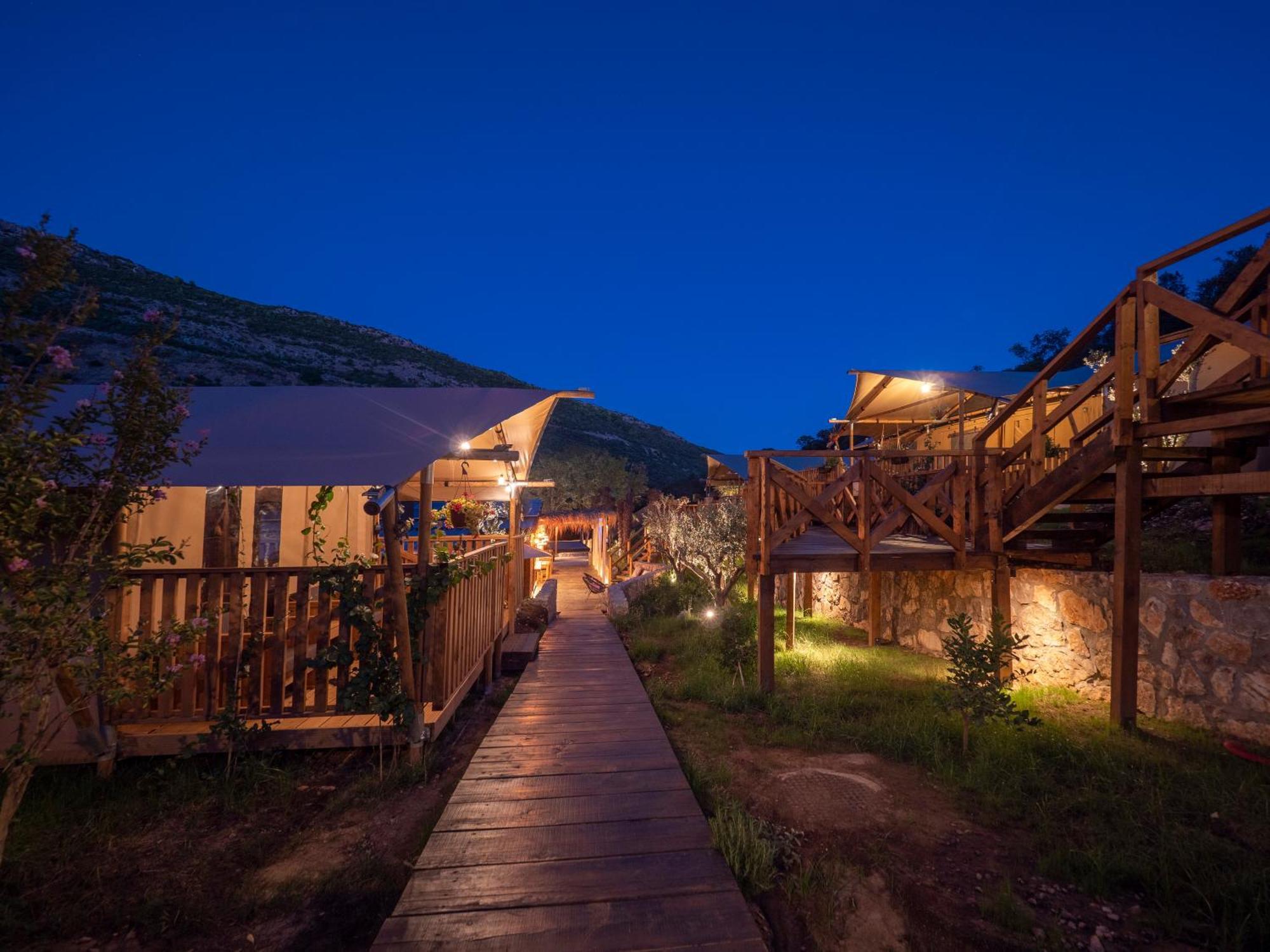 Sea Glamping Hotell Kotor Exteriör bild