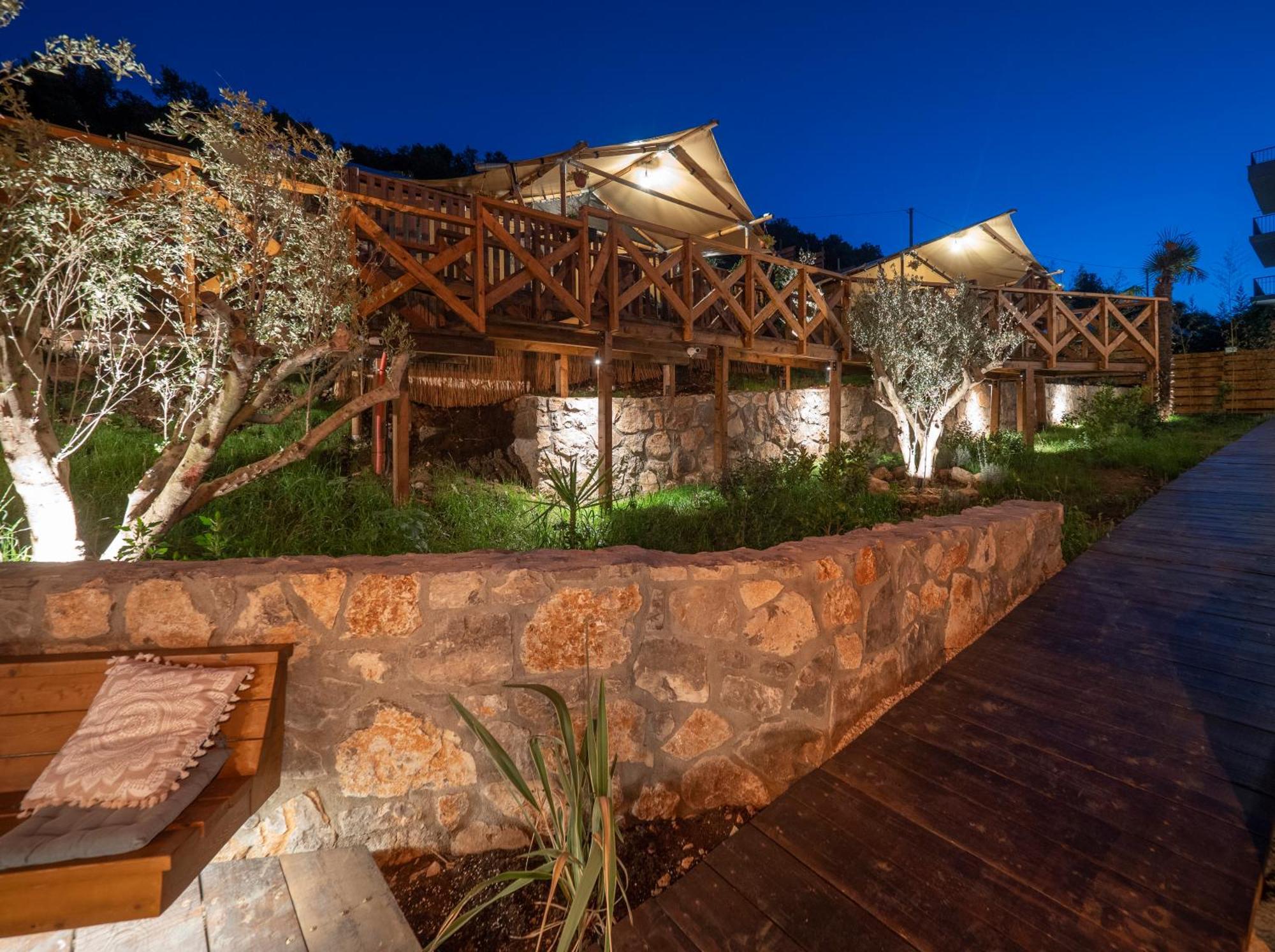 Sea Glamping Hotell Kotor Exteriör bild