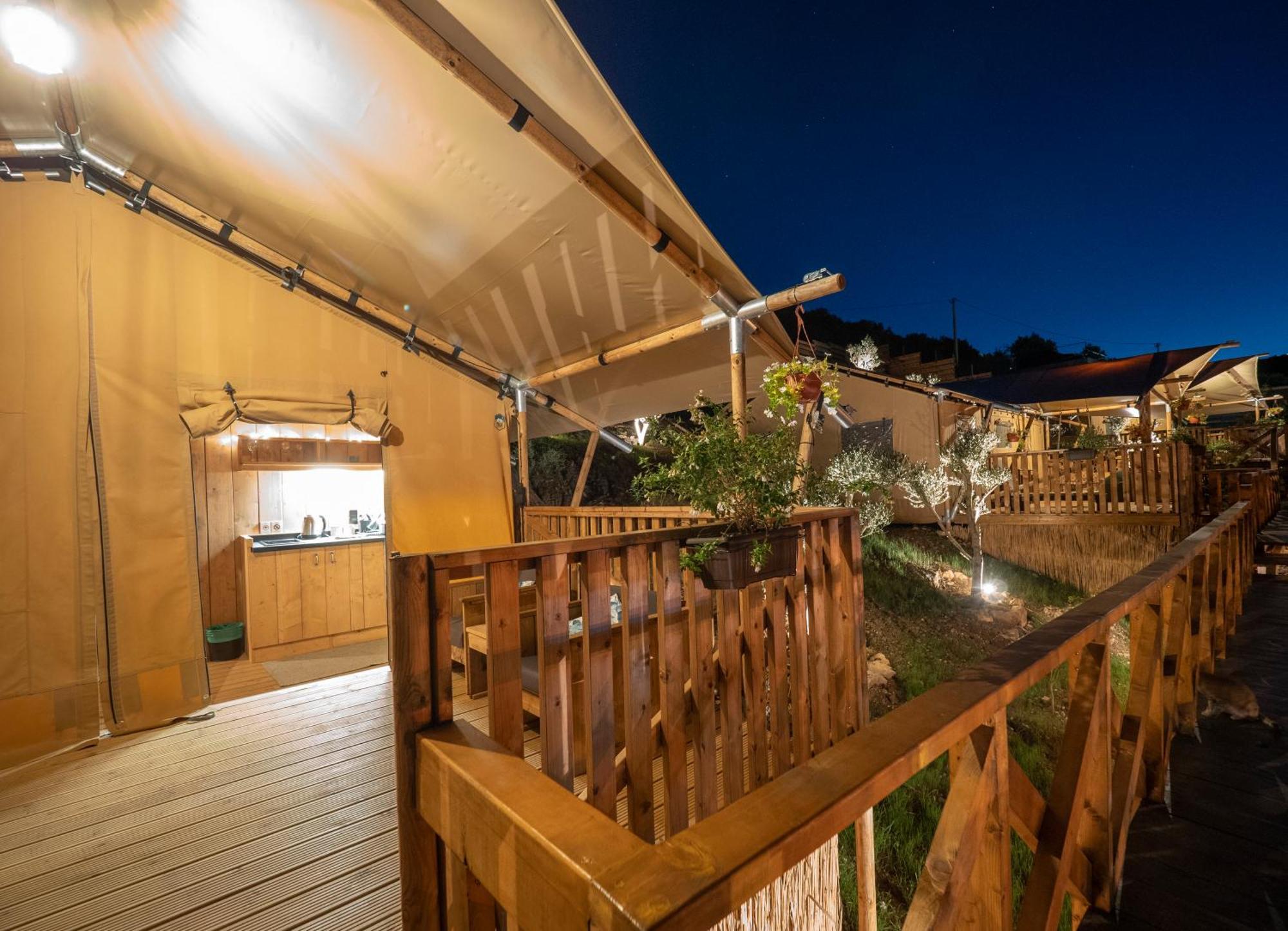 Sea Glamping Hotell Kotor Exteriör bild