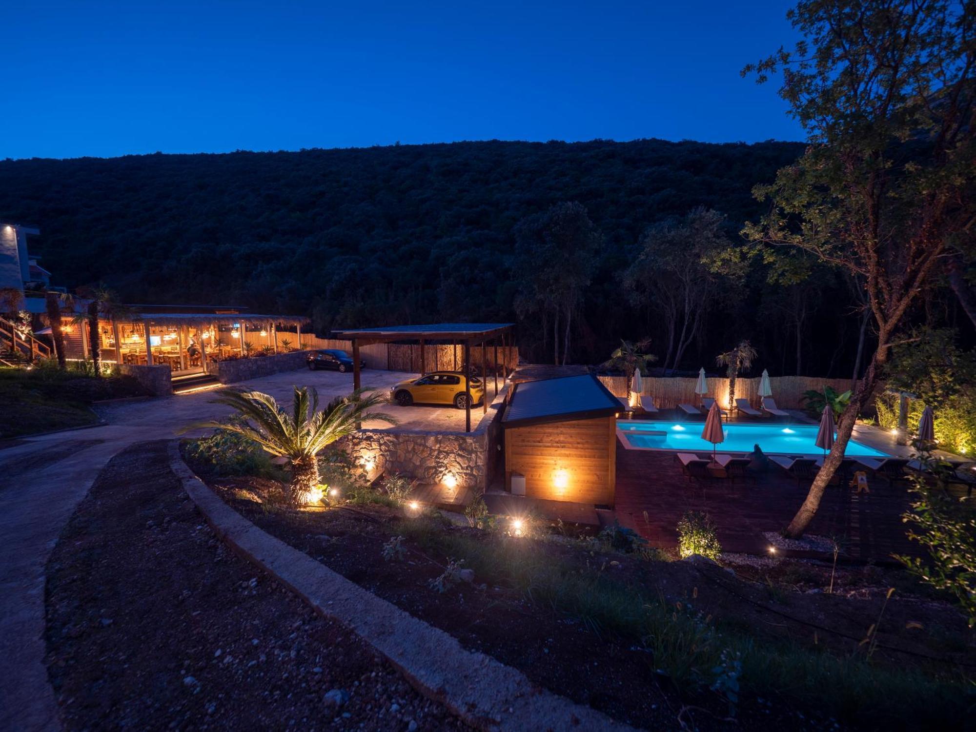 Sea Glamping Hotell Kotor Exteriör bild